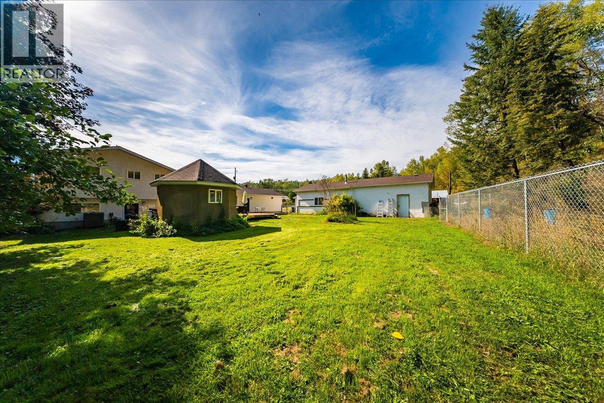 2129 Raspberry Road, Castlegar, British Columbia  V1N 4T6 - Photo 13 - 10400574