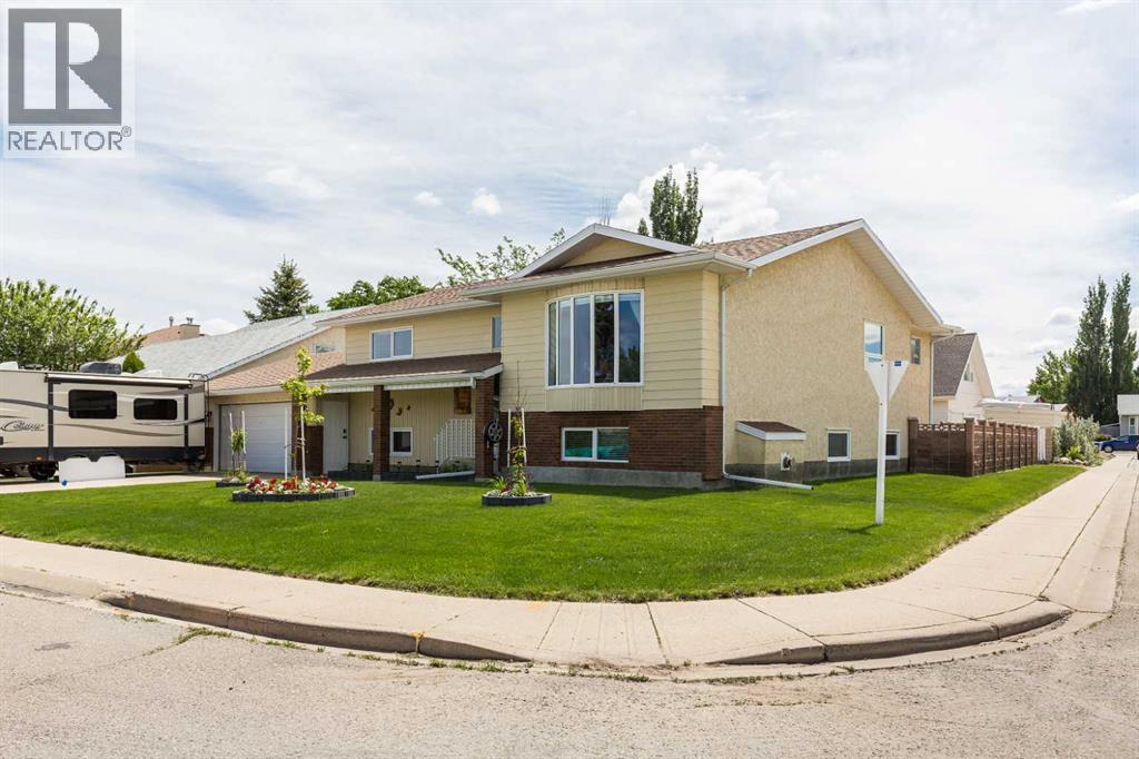 2123 16 Avenue, Coaldale, Alberta  T1M 1J9 - Photo 2 - A2320251