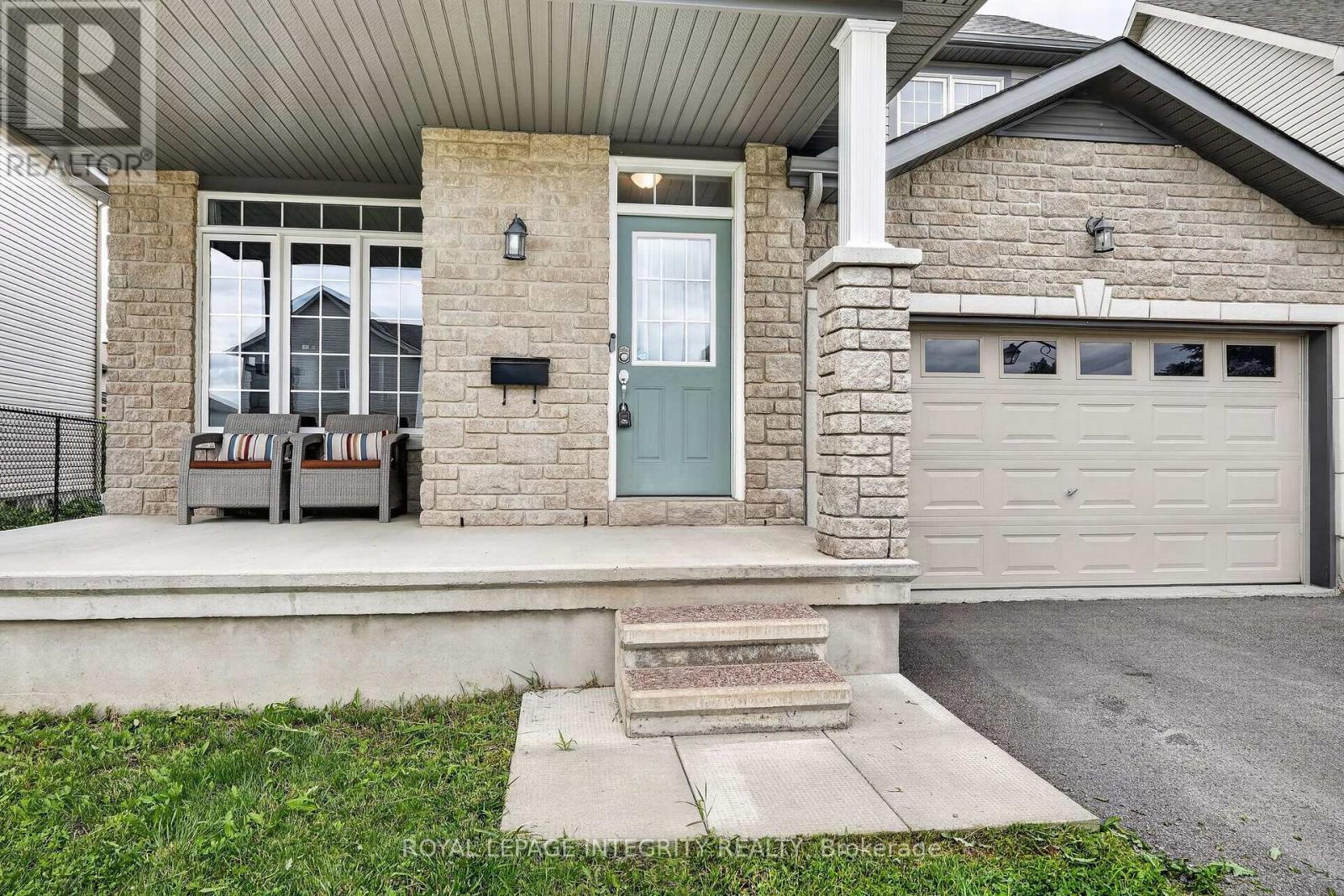 129 Dorina Sarazin Crescent, Clarence-Rockland, Ontario  K4K 0G6 - Photo 2 - X13791168