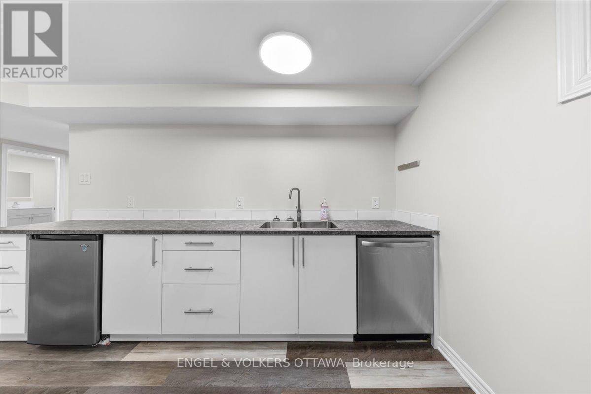 B - 616 Browning Avenue, Ottawa, Ontario  K1G 0T9 - Photo 13 - X13791188