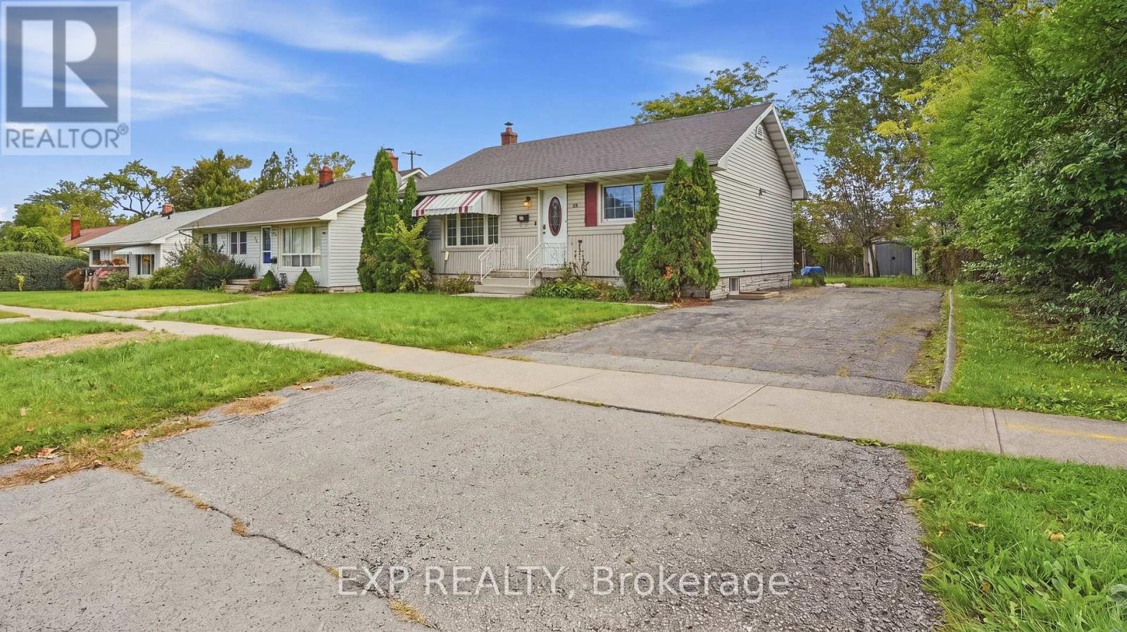 123 Jacobson Avenue, St. Catharines, Ontario  L2T 3A6 - Photo 1 - X13791218