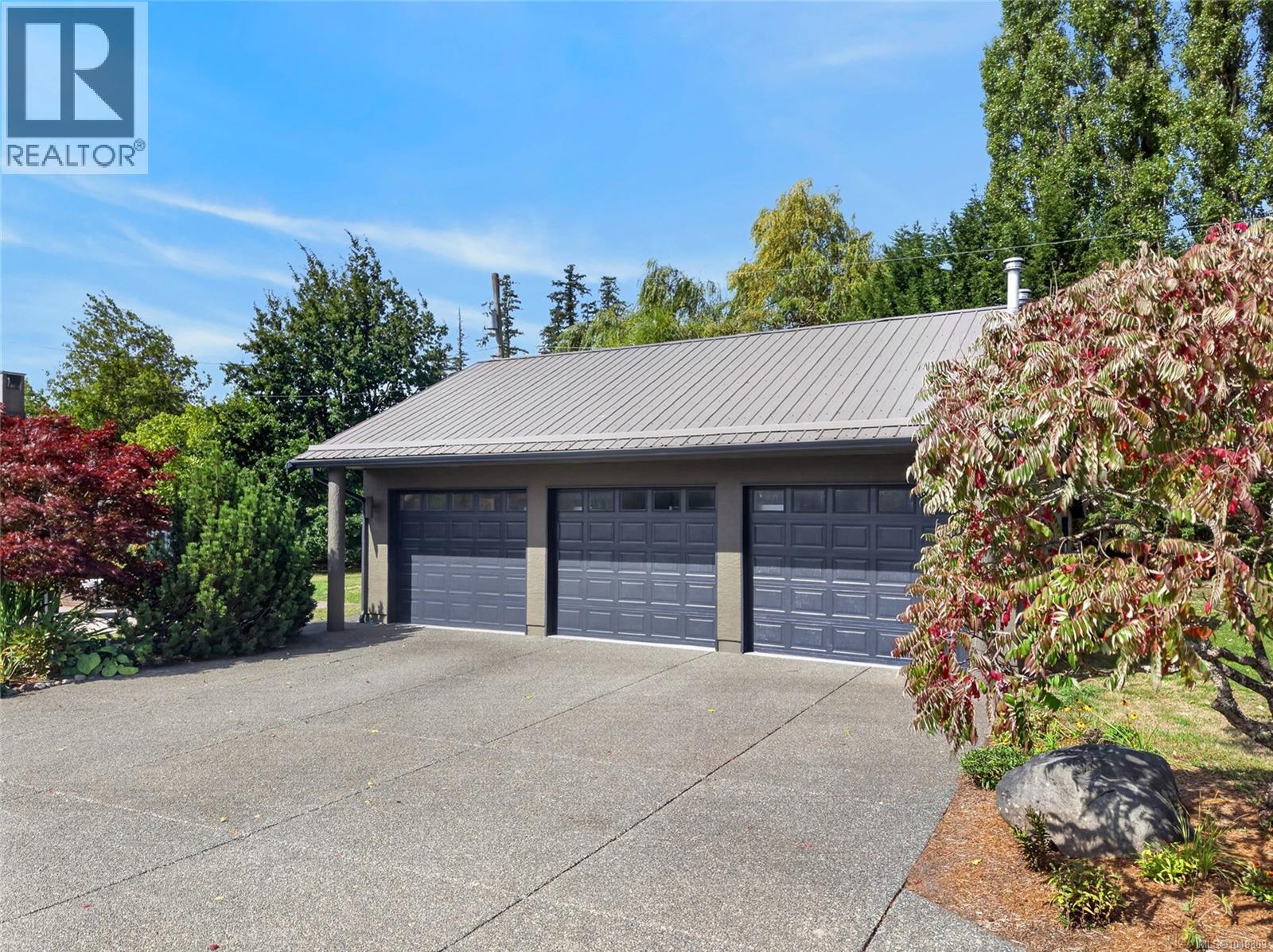 5225 Island Hwy N, Courtenay, British Columbia  V9J 1S7 - Photo 63 - 1049809