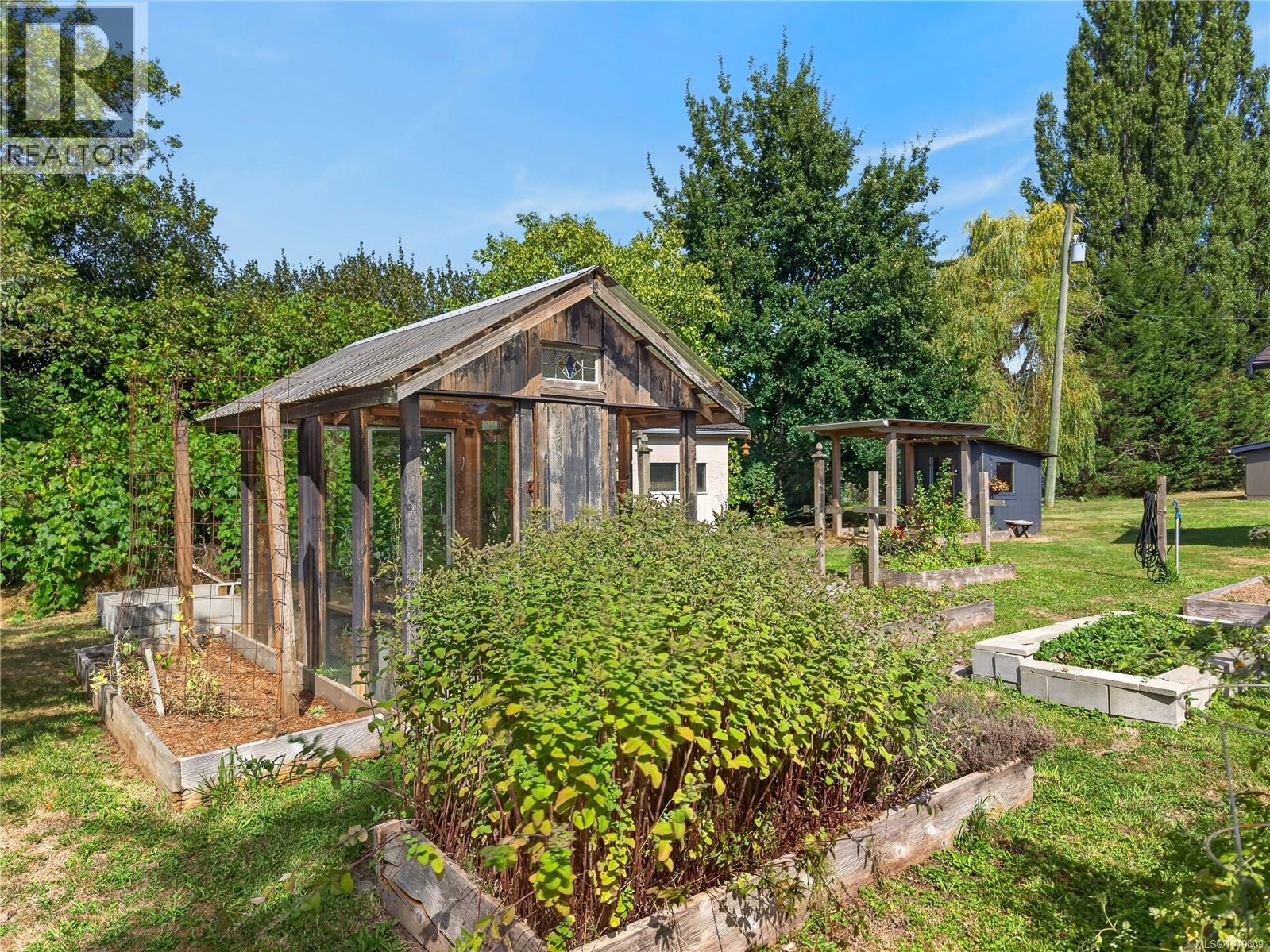 5225 Island Hwy N, Courtenay, British Columbia  V9J 1S7 - Photo 59 - 1049809