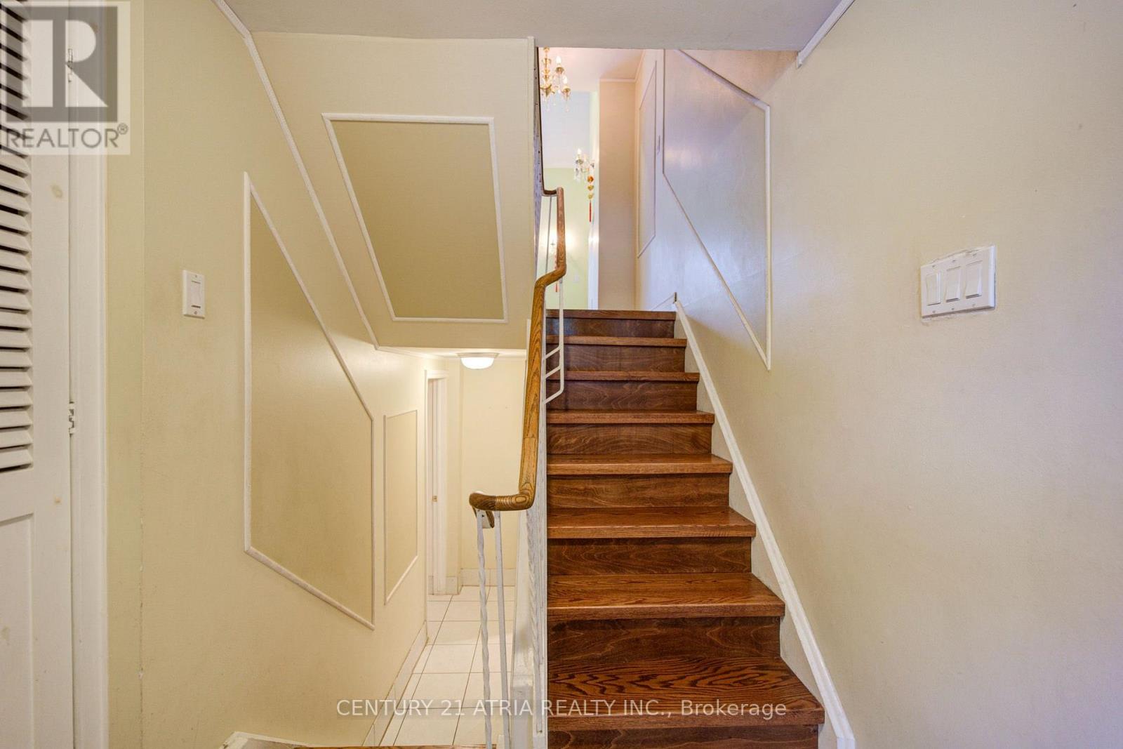 1 Grass Meadoway, Toronto, Ontario M2H 2V4 - Photo 2 - C13791262