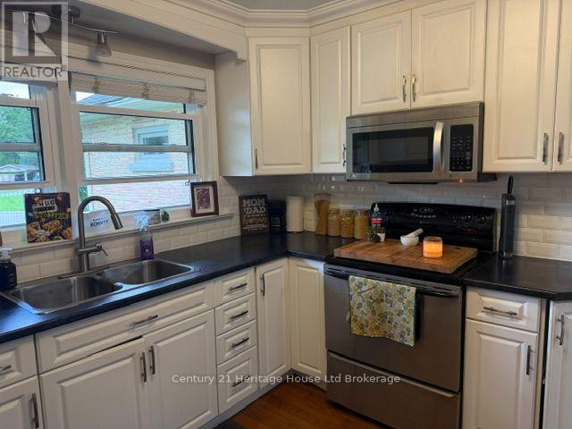 31 Parkwood Drive, Tillsonburg, Ontario  N4G 2B7 - Photo 10 - X13791276