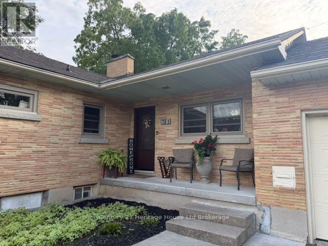 31 Parkwood Drive, Tillsonburg, Ontario  N4G 2B7 - Photo 2 - X13791276