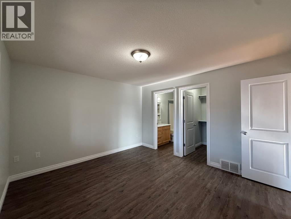 5033 Shannon Drive, Olds, Alberta  T4H 1X3 - Photo 14 - A2344286