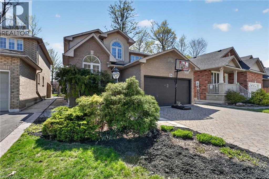 734 Brigadoon Drive, Hamilton, Ontario  L9C 7S2 - Photo 3 - 40863948