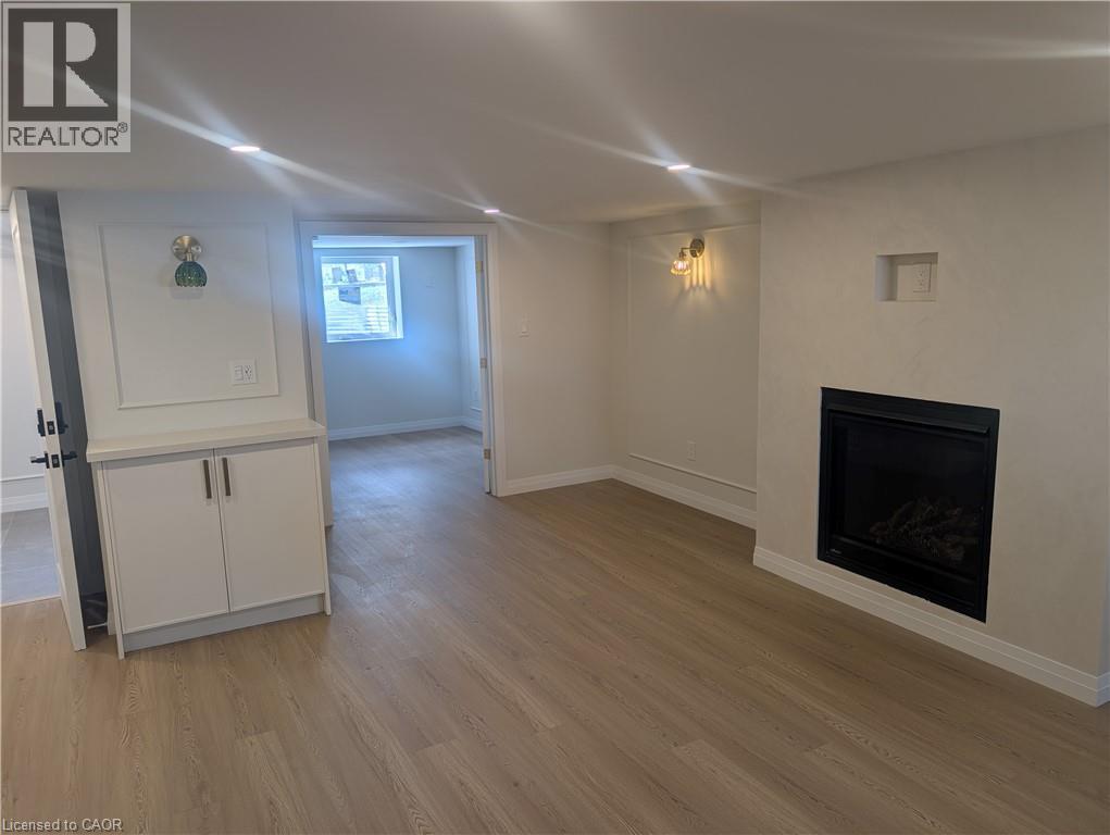 184 E Plains Road E, Burlington, Ontario  L7T 2C3 - Photo 8 - 40863559