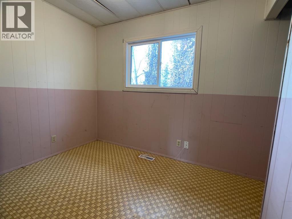 1007 1st Avenue, Enilda, Alberta  T0G 0W0 - Photo 13 - A2343449
