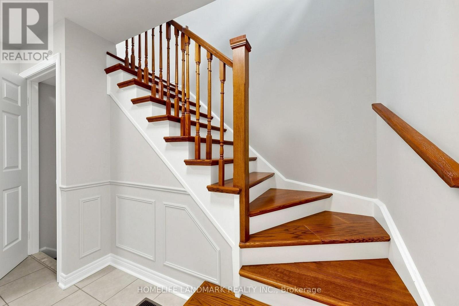5853 Swordsman Drive, Mississauga, Ontario  L5M 6P4 - Photo 14 - W13791148