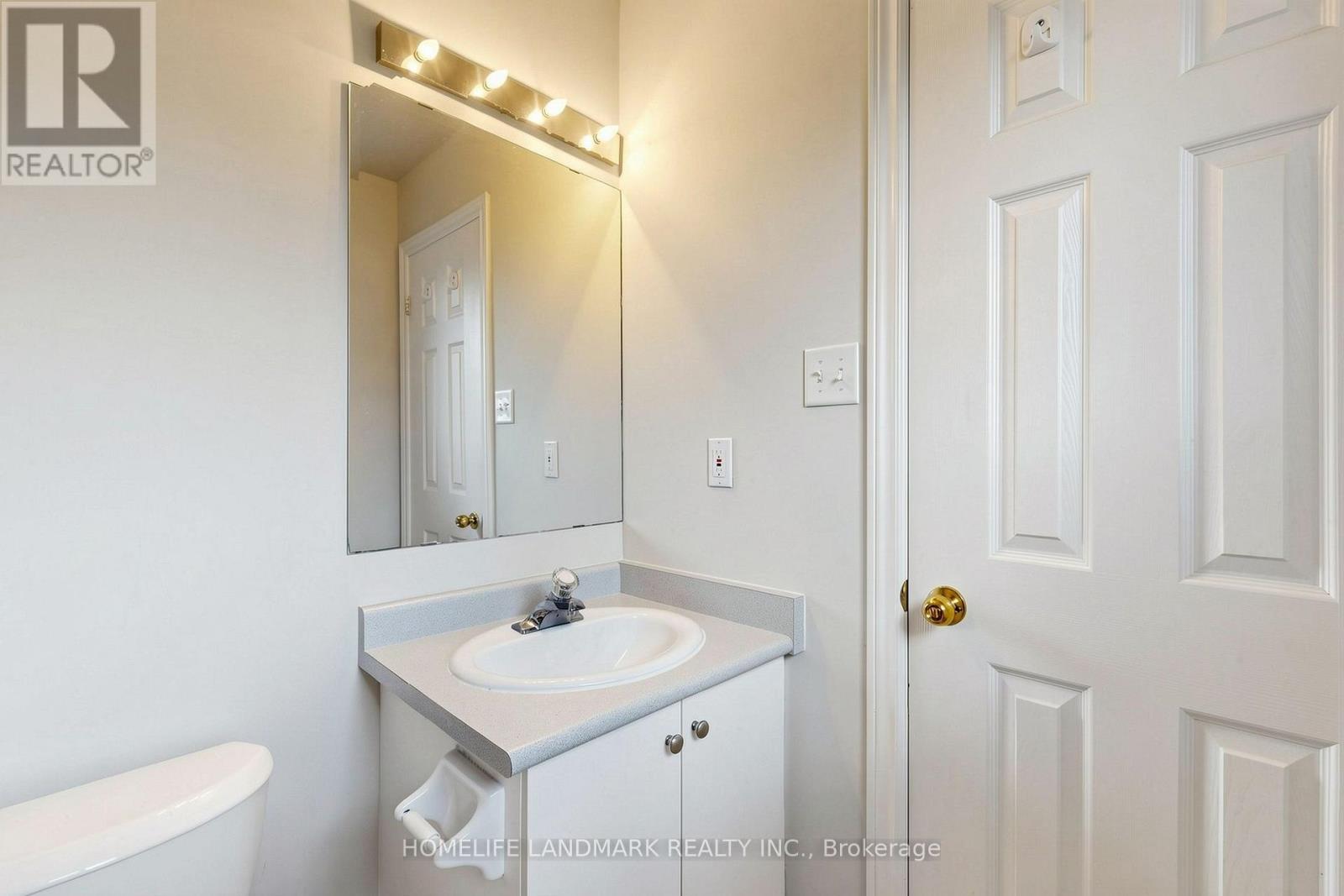 5853 Swordsman Drive, Mississauga, Ontario  L5M 6P4 - Photo 20 - W13791148