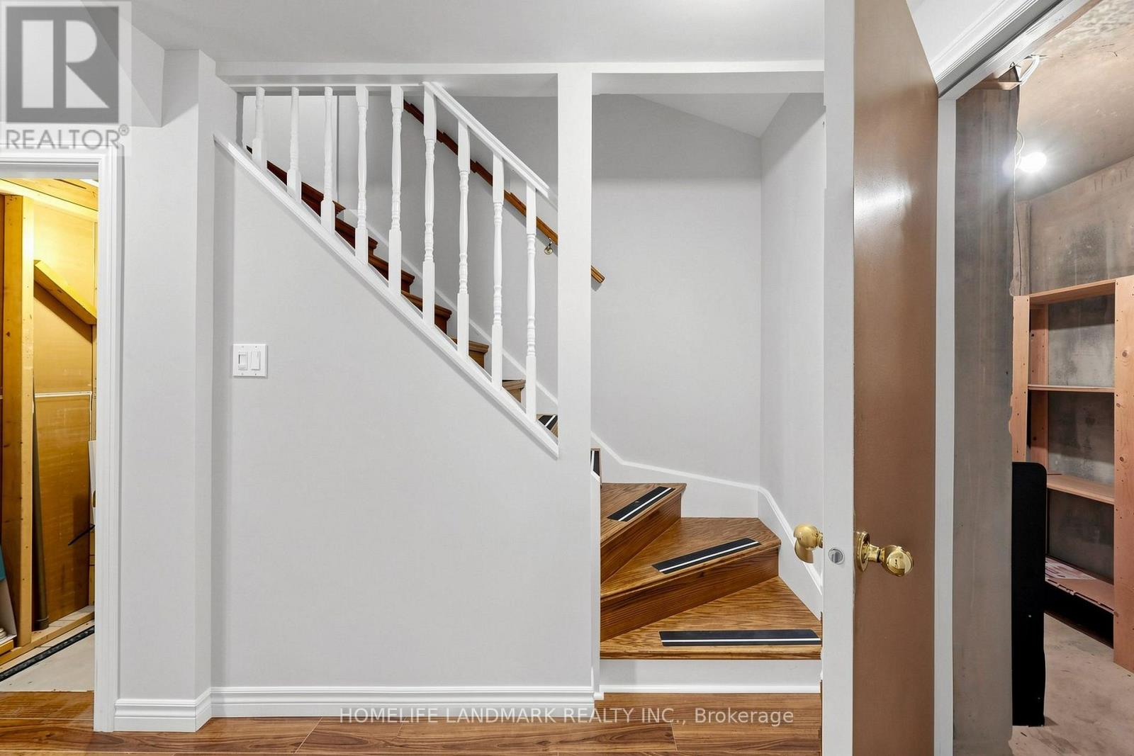 5853 Swordsman Drive, Mississauga, Ontario  L5M 6P4 - Photo 28 - W13791148