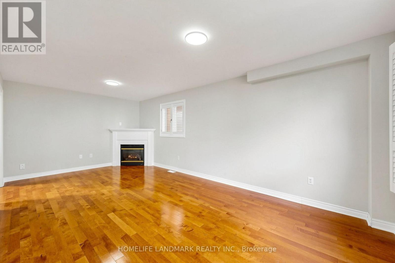 5853 Swordsman Drive, Mississauga, Ontario  L5M 6P4 - Photo 5 - W13791148