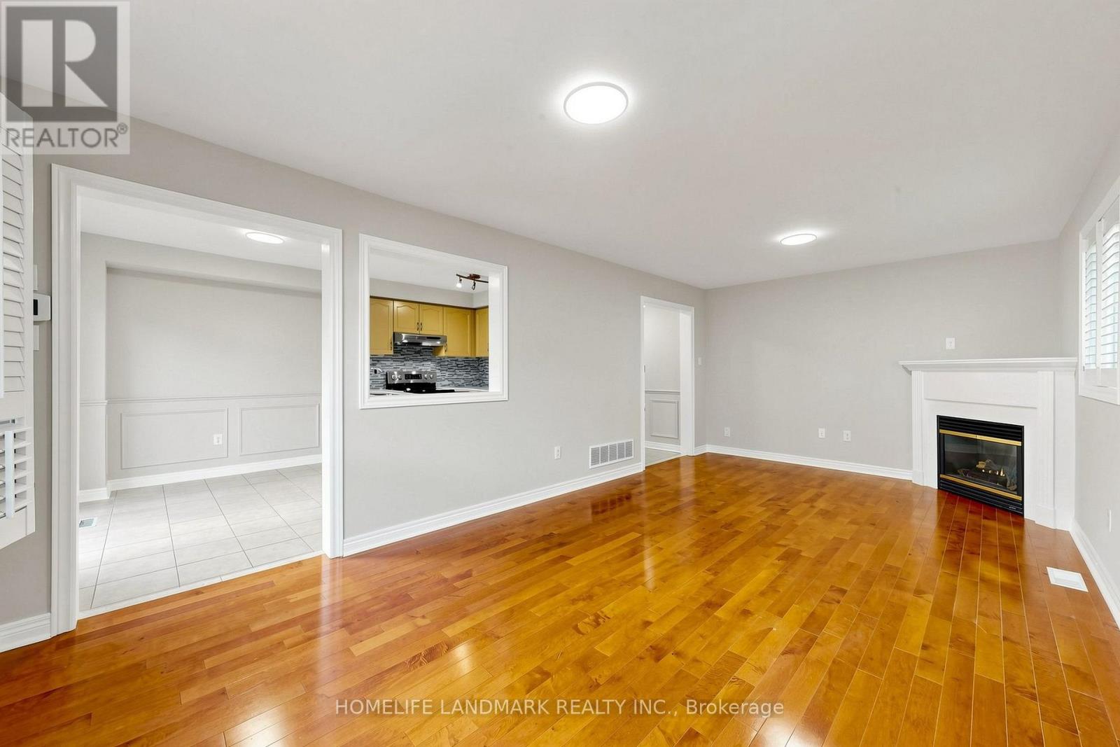 5853 Swordsman Drive, Mississauga, Ontario  L5M 6P4 - Photo 6 - W13791148