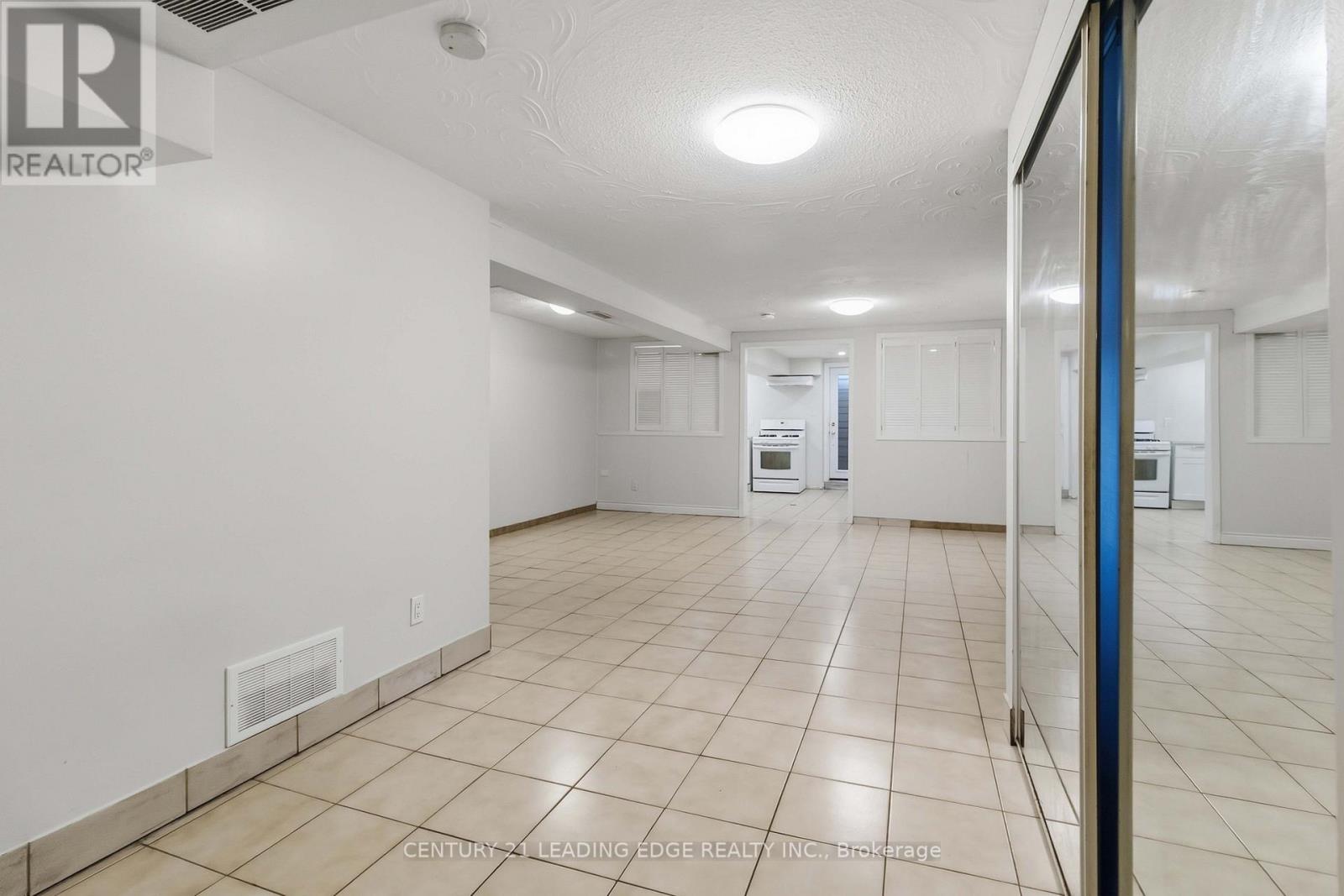 3441 Anneliese Avenue, Mississauga, Ontario  L4Y 3E1 - Photo 34 - W13791186