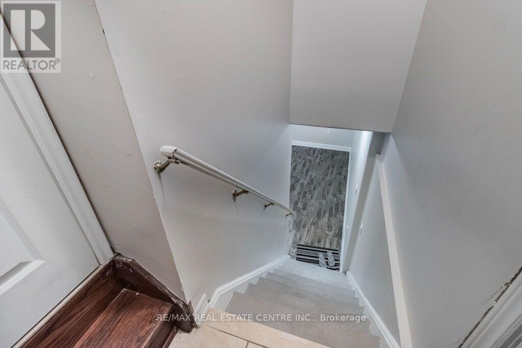 Bsmt - 20 Laurentide Crescent, Brampton, Ontario L6P 1Y4 - Photo 3 - W13791206