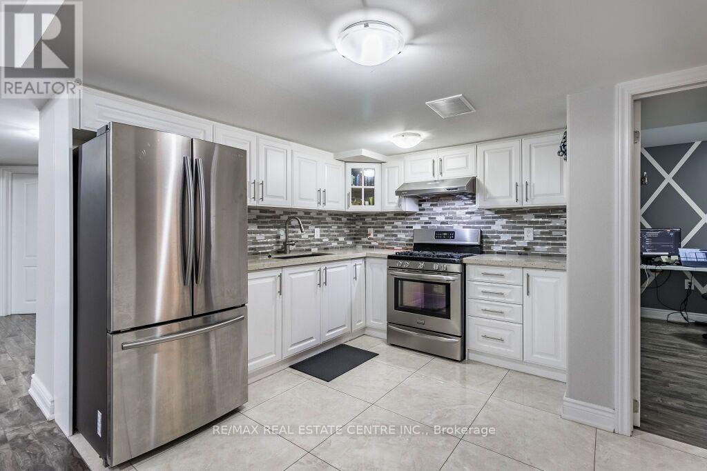 Bsmt - 20 Laurentide Crescent, Brampton, Ontario L6P 1Y4 - Photo 5 - W13791206