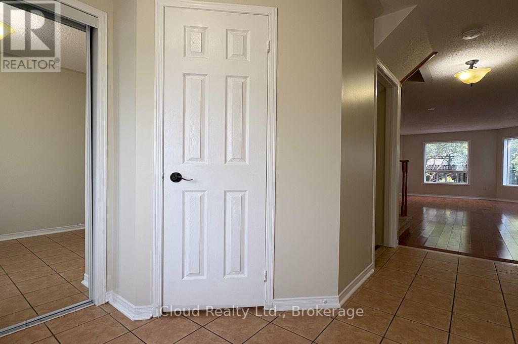 1220 Knight Trail, Milton, Ontario  L9T 5R9 - Photo 4 - W13791228
