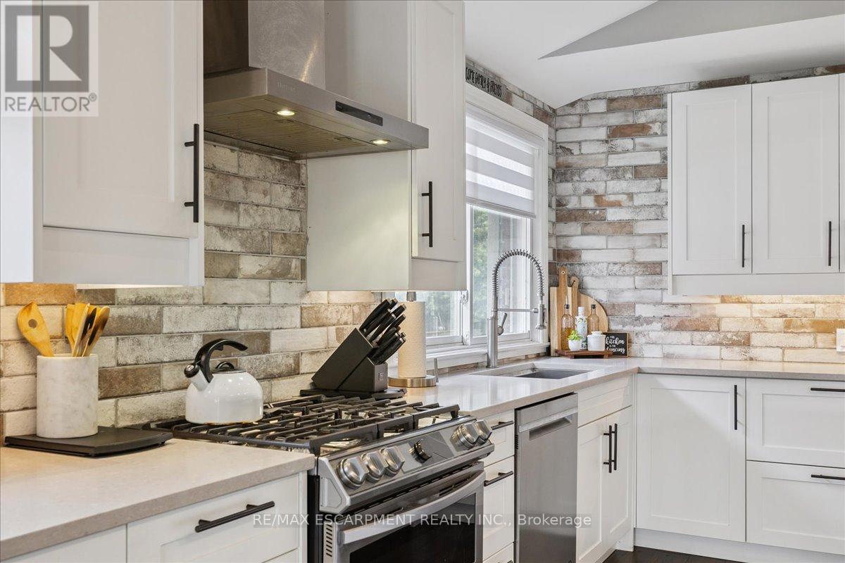 755 Parker Crescent, Burlington, Ontario L7R 3A5 - Photo 14 - W13791242