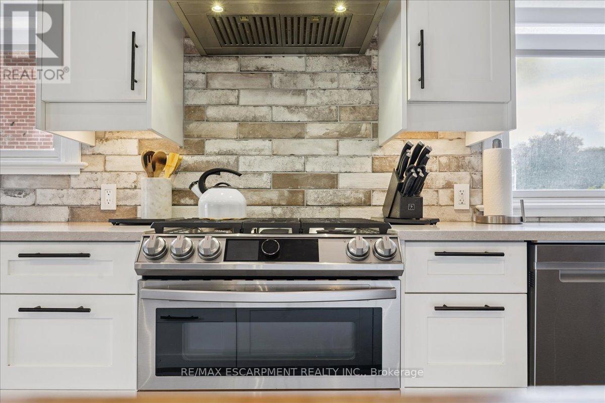 755 Parker Crescent, Burlington, Ontario L7R 3A5 - Photo 17 - W13791242