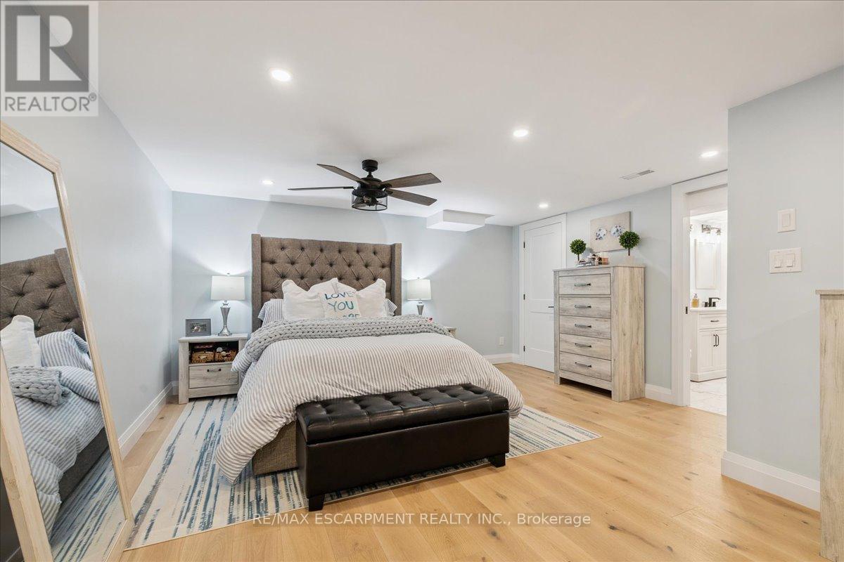 755 Parker Crescent, Burlington, Ontario L7R 3A5 - Photo 37 - W13791242