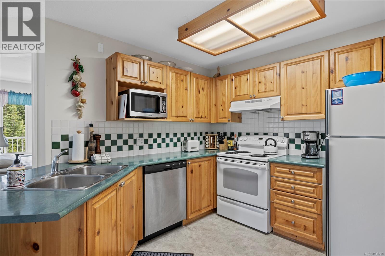 217 1320 Henry Rd, Courtenay, British Columbia  V9J 1L0 - Photo 5 - 1036290