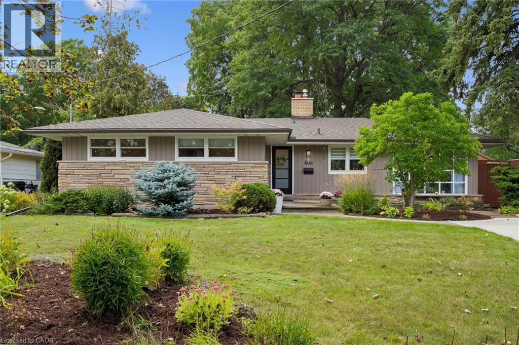 142 STONYBROOK Drive, Kitchener, Ontario