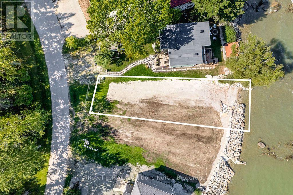 24 William Avenue, Wasaga Beach, Ontario  L9Z 2X3 - Photo 2 - S13749862