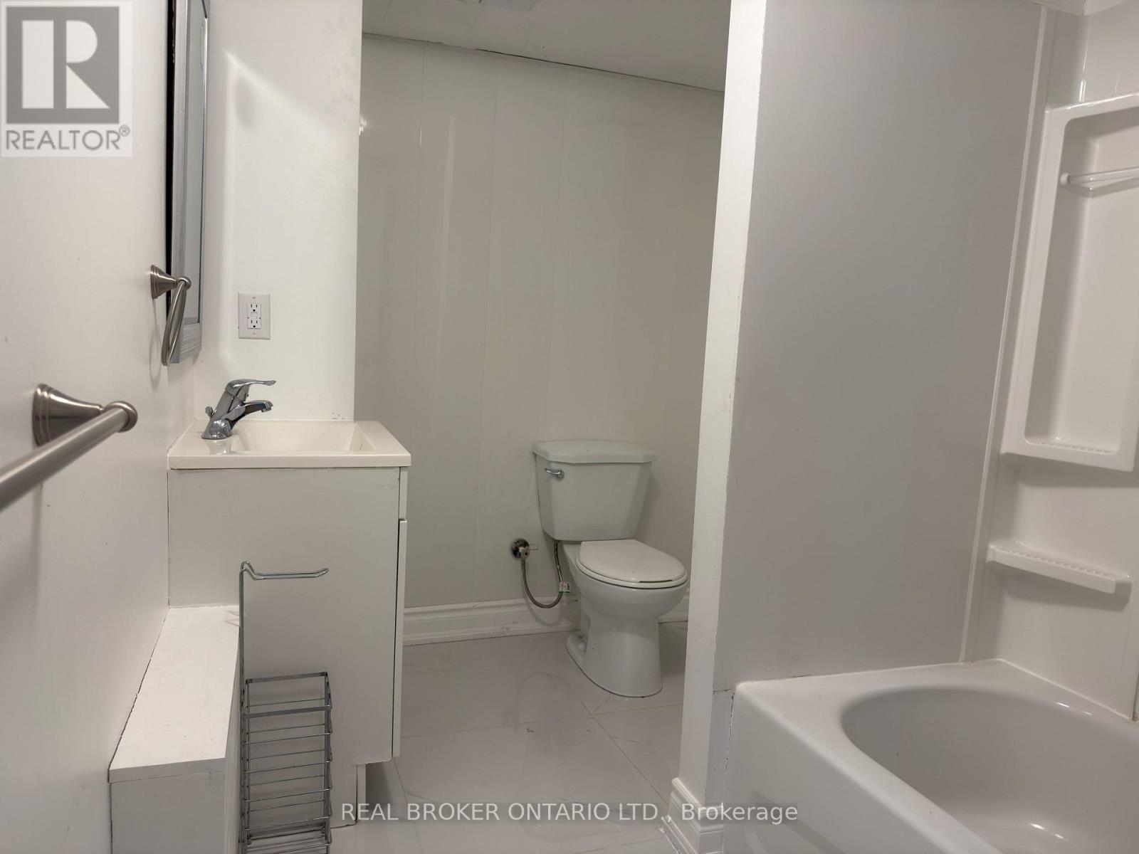 Lower - 311 Wallace Avenue S, Welland, Ontario  L3B 1R8 - Photo 11 - X13589994