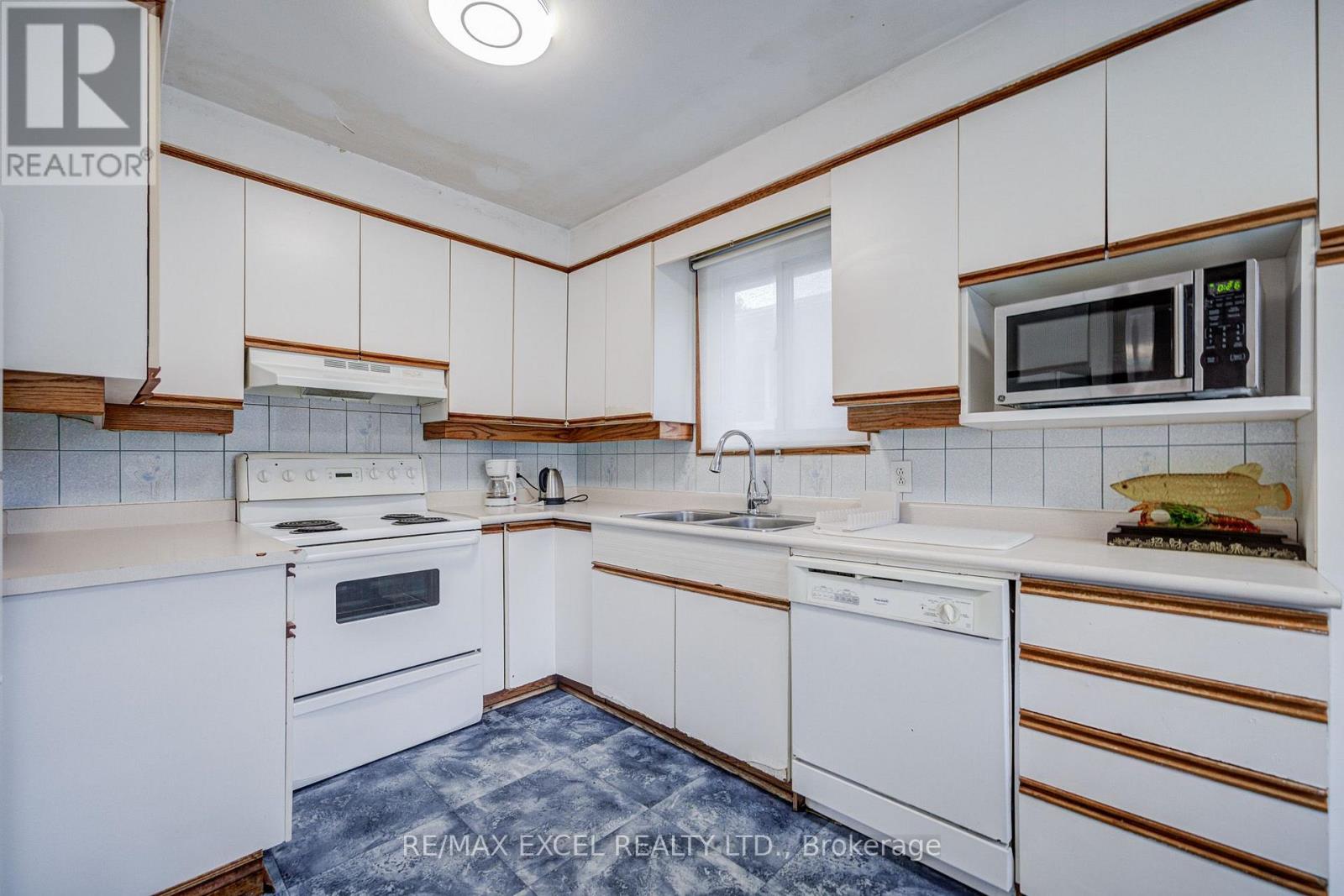 155 Edmonton Drive, Toronto, Ontario  M2J 3X3 - Photo 17 - C13789680