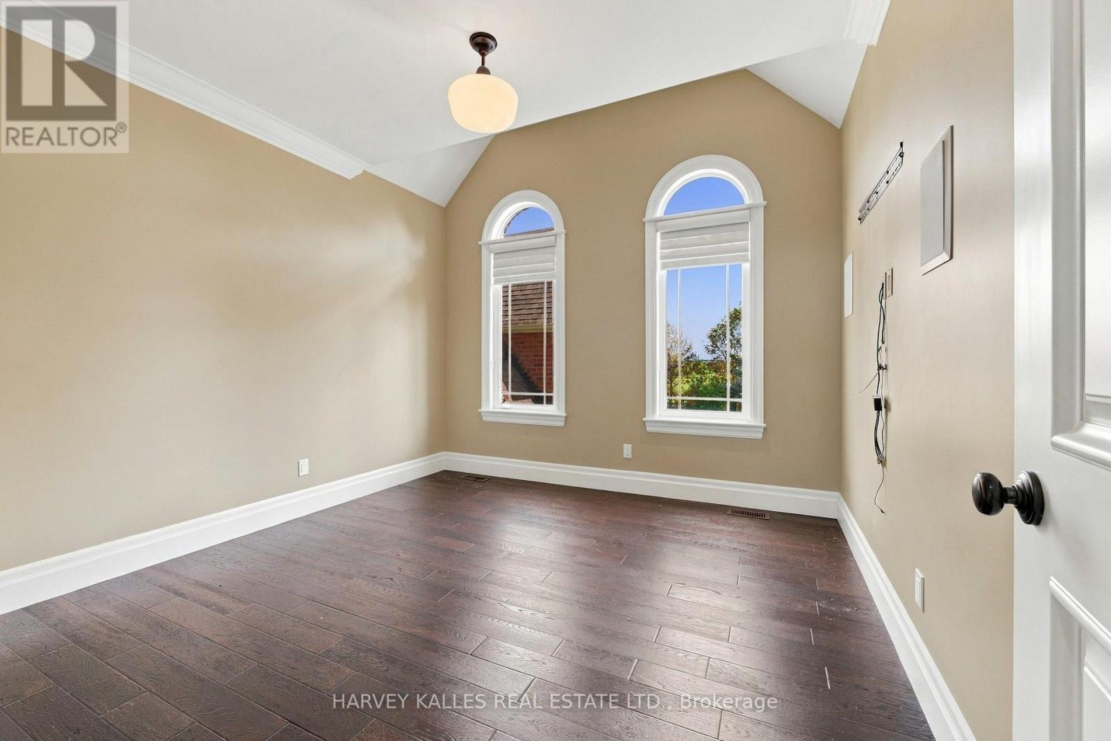 7472 ASHBURN ROAD photo 24
