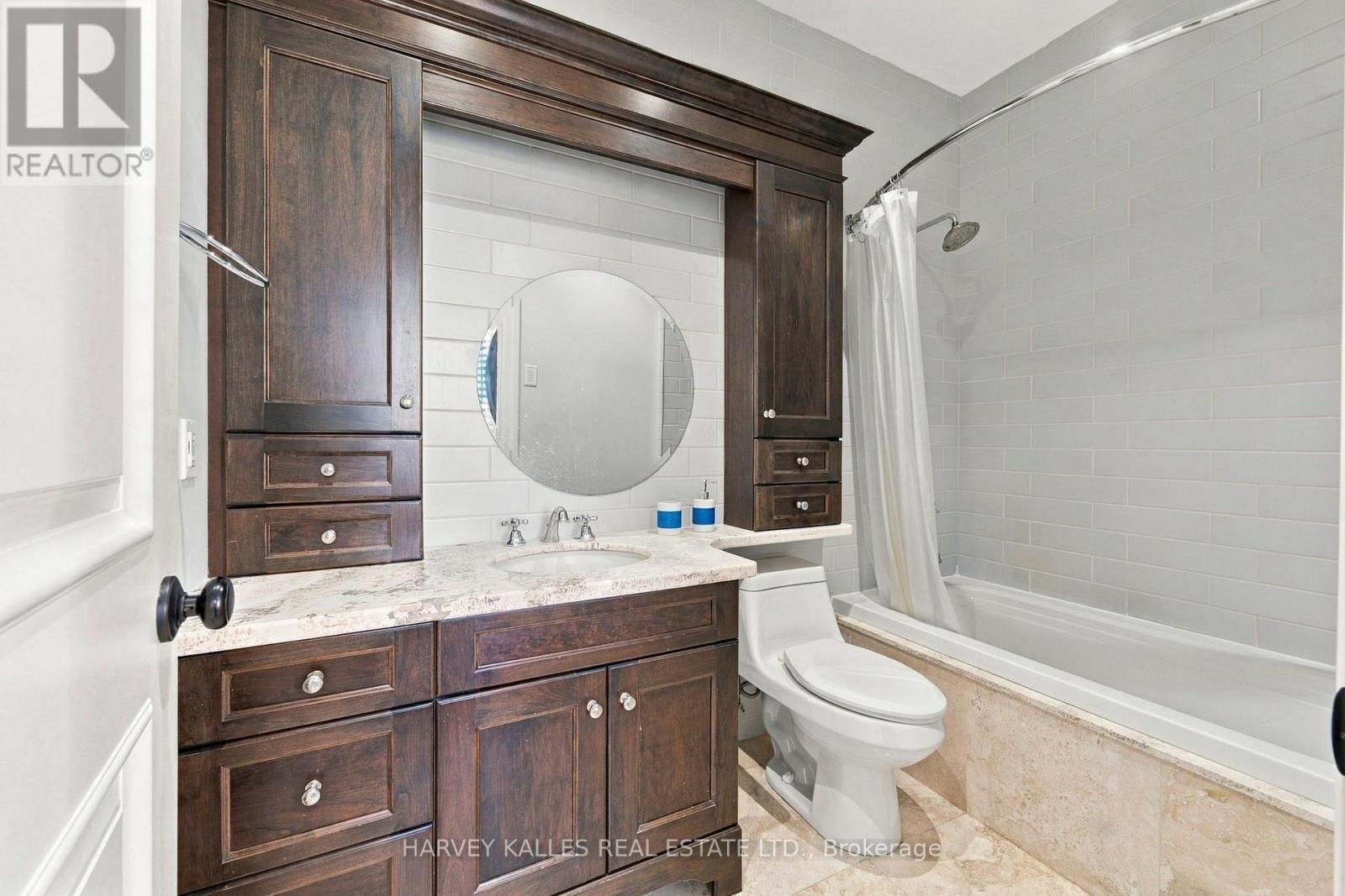 7472 ASHBURN ROAD photo 23