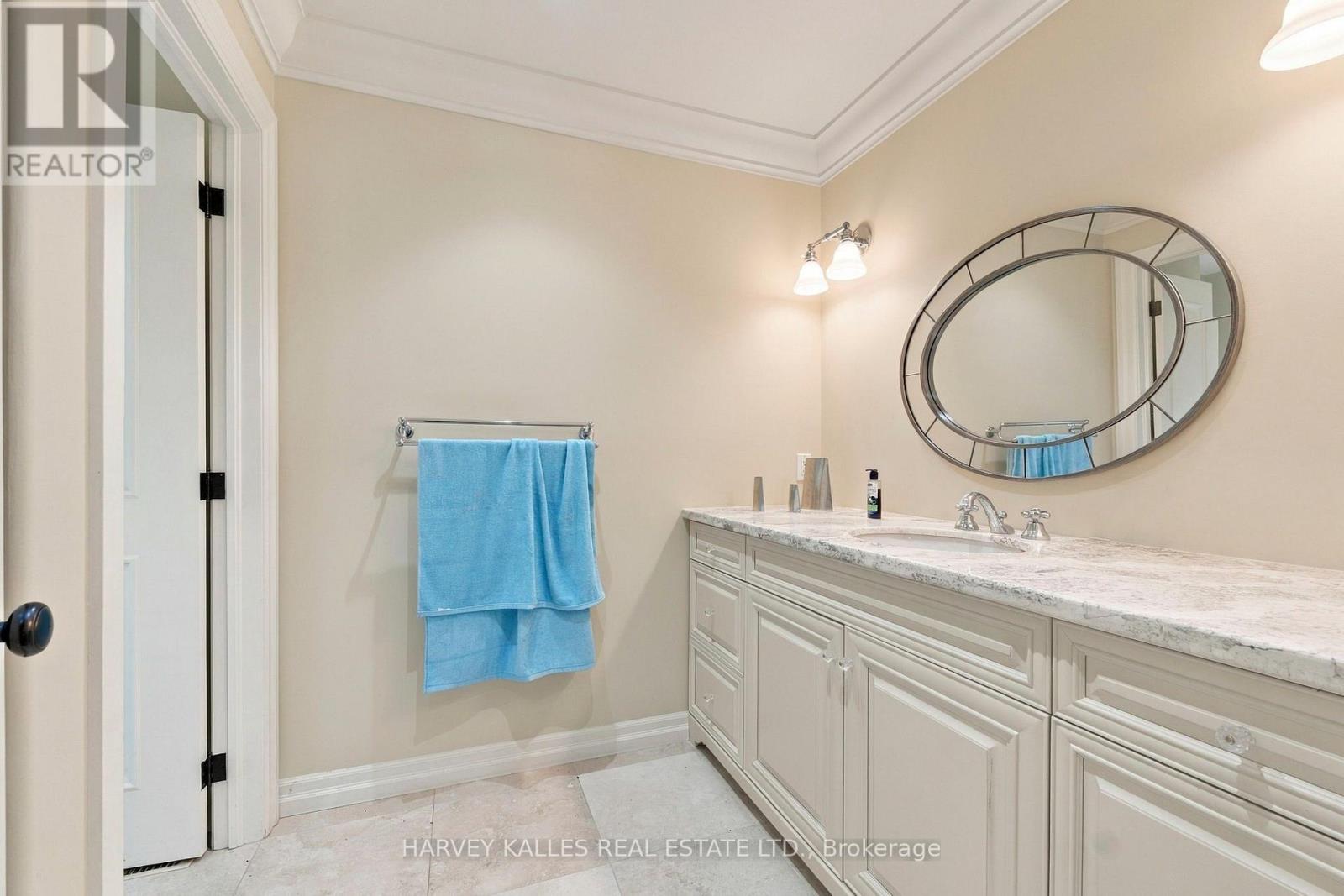 7472 ASHBURN ROAD photo 28