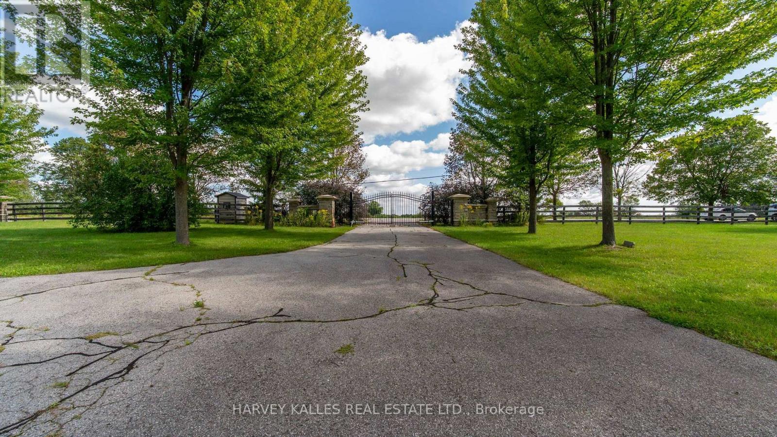 7472 ASHBURN ROAD photo 4