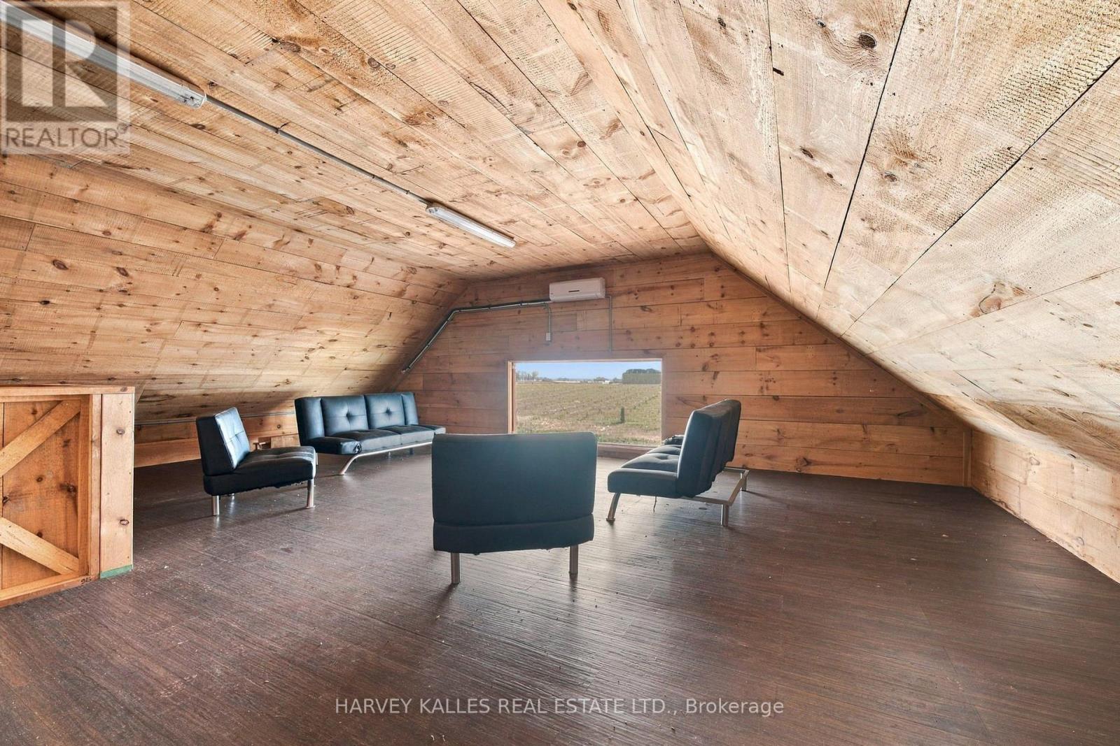 7472 ASHBURN ROAD photo 48