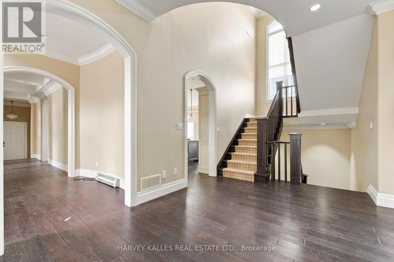 7472 ASHBURN ROAD photo 8