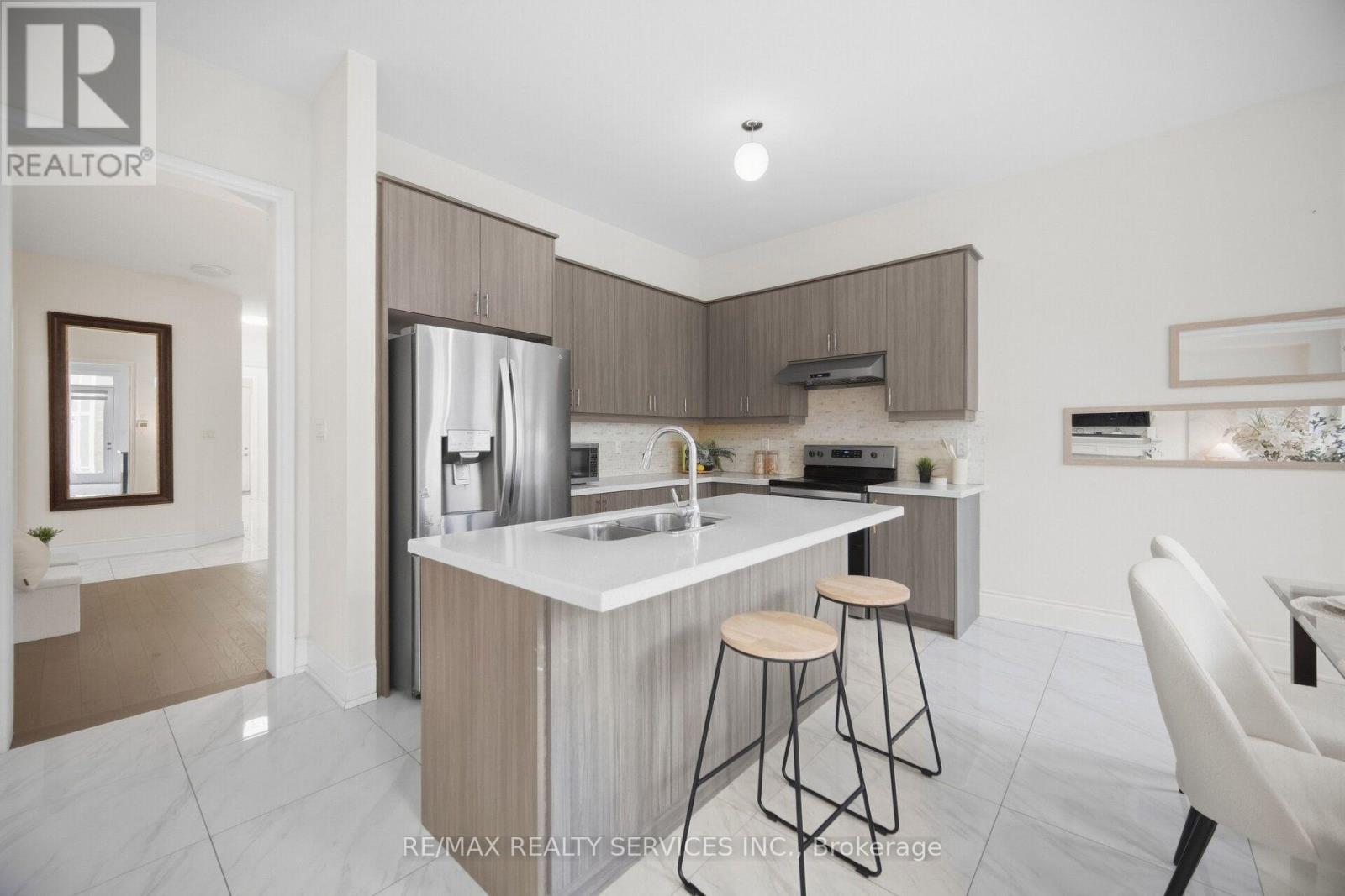 70 Royal Fern Crescent, Caledon, Ontario  L7C 4H1 - Photo 4 - W13789466
