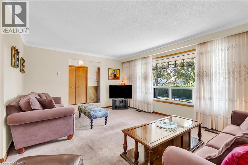 4 Dunreo Drive, Toronto, Ontario  M3L 2E9 - Photo 11 - 40863912