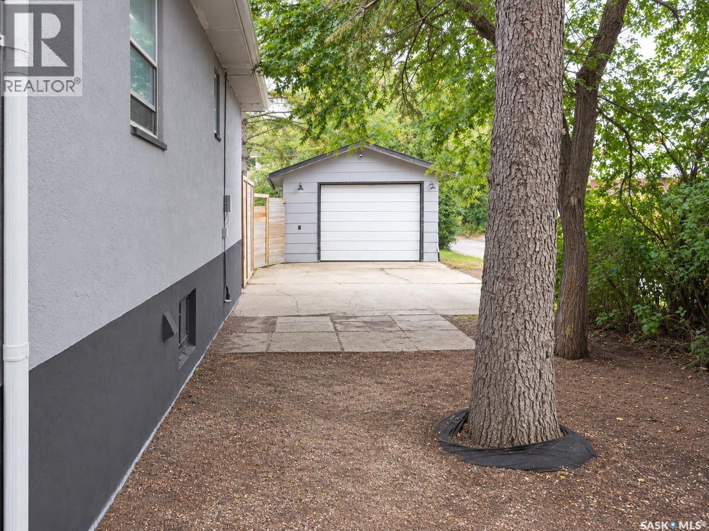 1424 Forget STREET photo 32