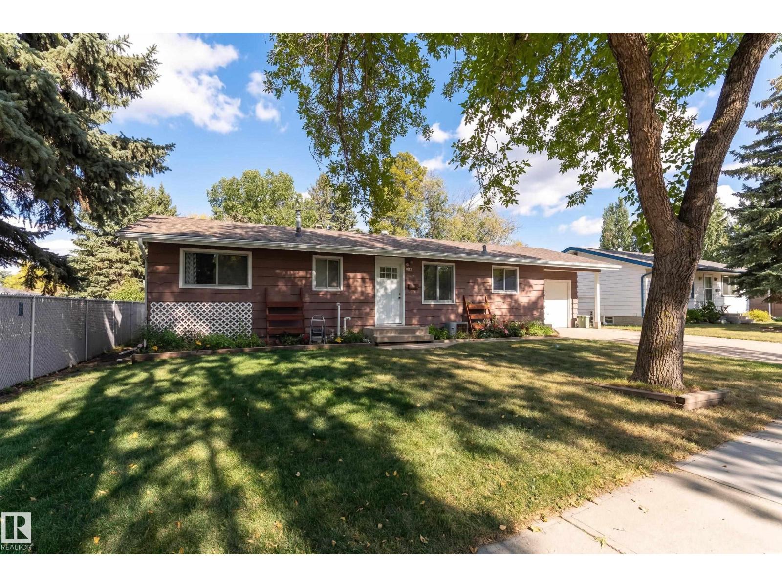 993 Cedar ST, Sherwood Park, Alberta
