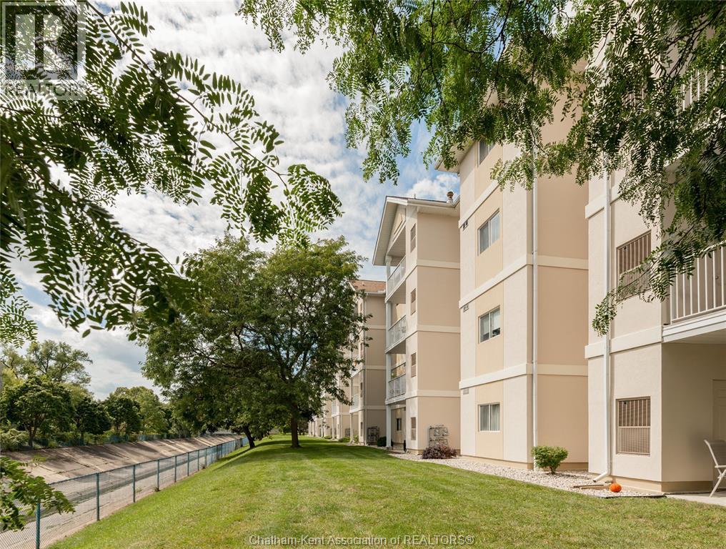 1547 Grand Marais Road West Unit# 406, Windsor, Ontario  N9E 4W3 - Photo 27 - 26022275