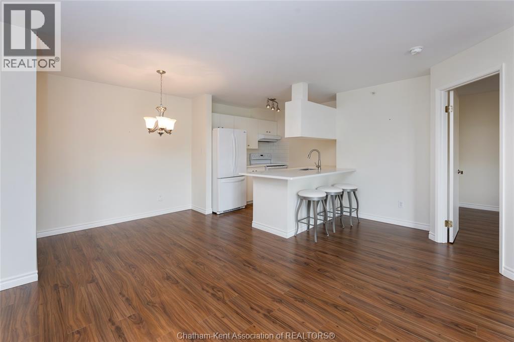 1547 Grand Marais Road West Unit# 406, Windsor, Ontario  N9E 4W3 - Photo 4 - 26022275