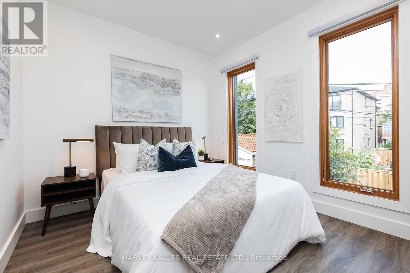 165r Wychwood Avenue, Toronto, Ontario  M6C 2T4 - Photo 13 - C13790844