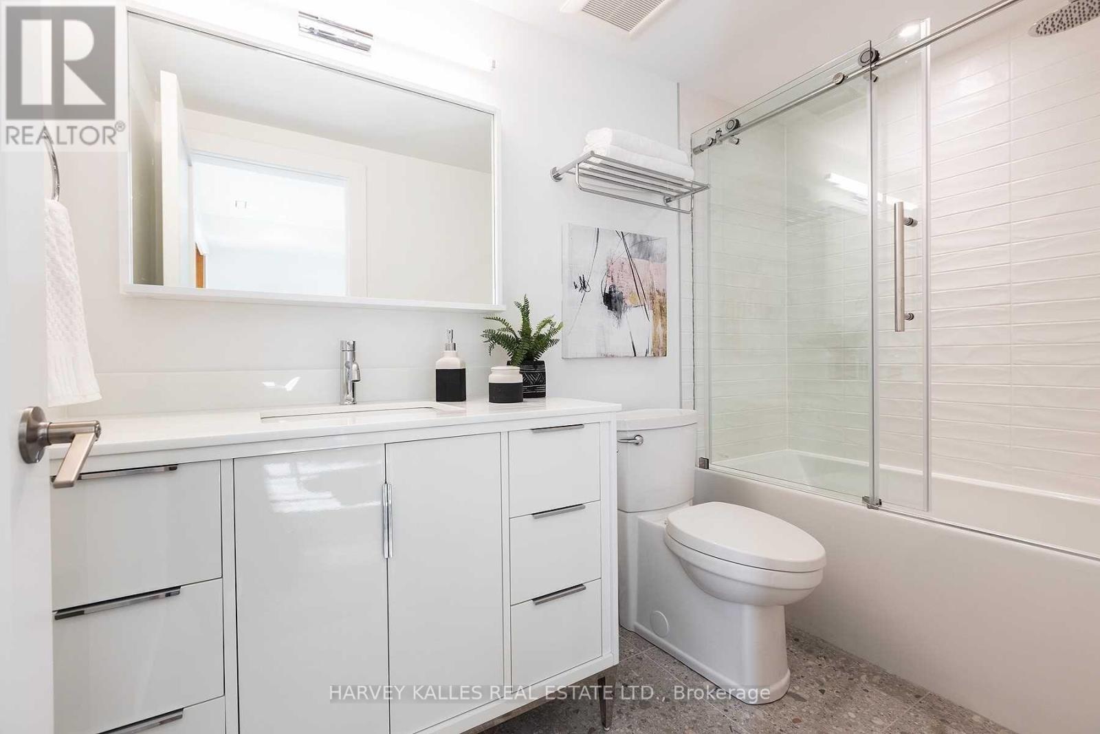 165r Wychwood Avenue, Toronto, Ontario  M6C 2T4 - Photo 23 - C13790844