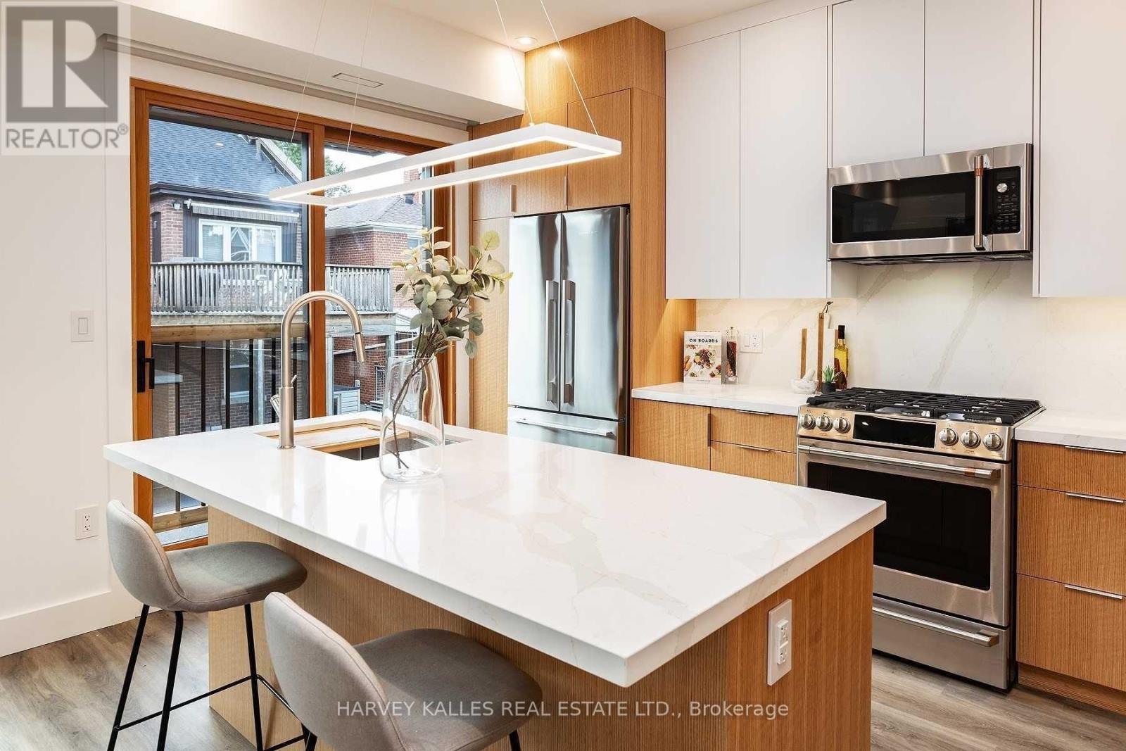 165r Wychwood Avenue, Toronto, Ontario  M6C 2T4 - Photo 26 - C13790844