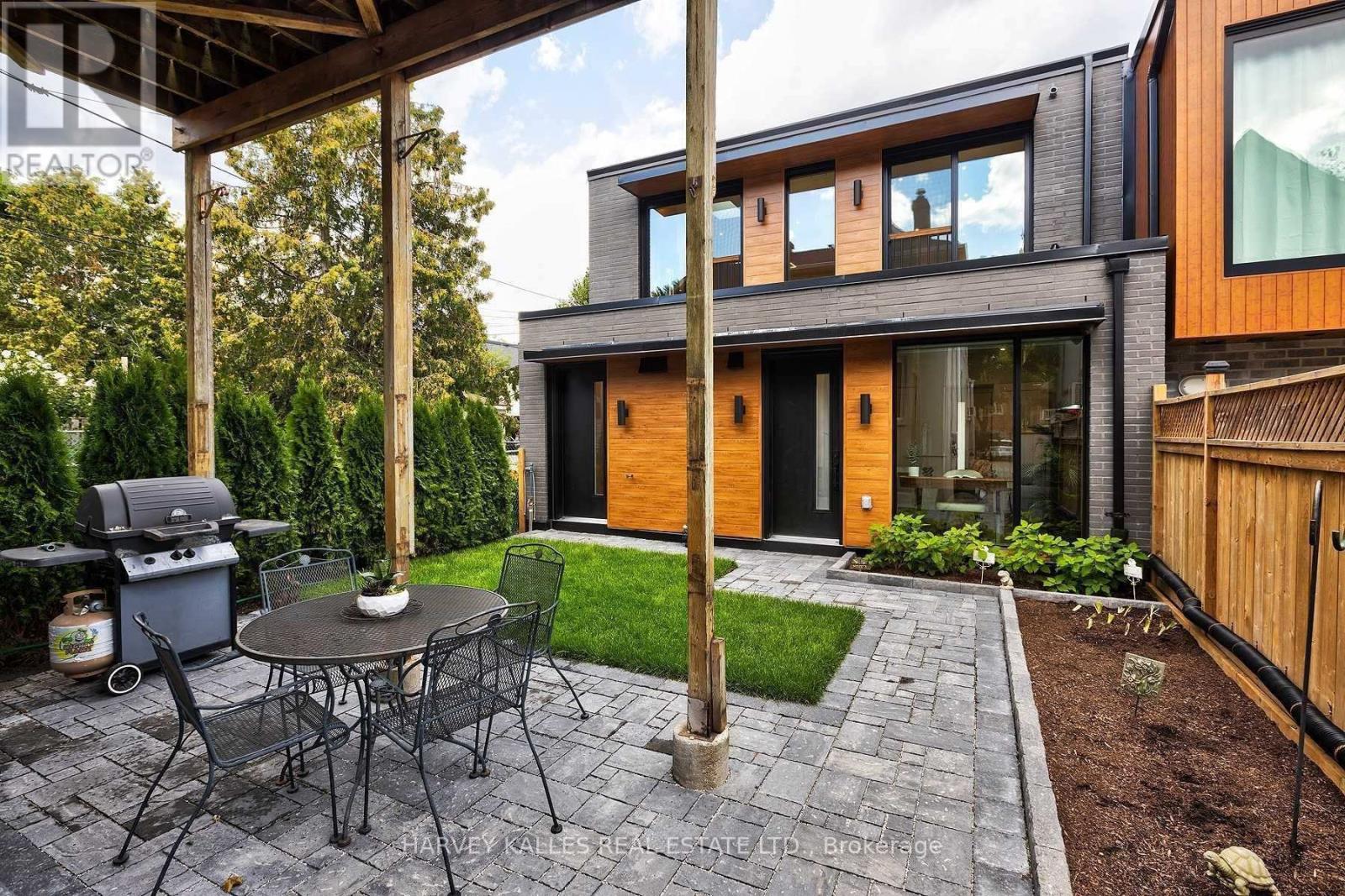 165r Wychwood Avenue, Toronto, Ontario  M6C 2T4 - Photo 33 - C13790844