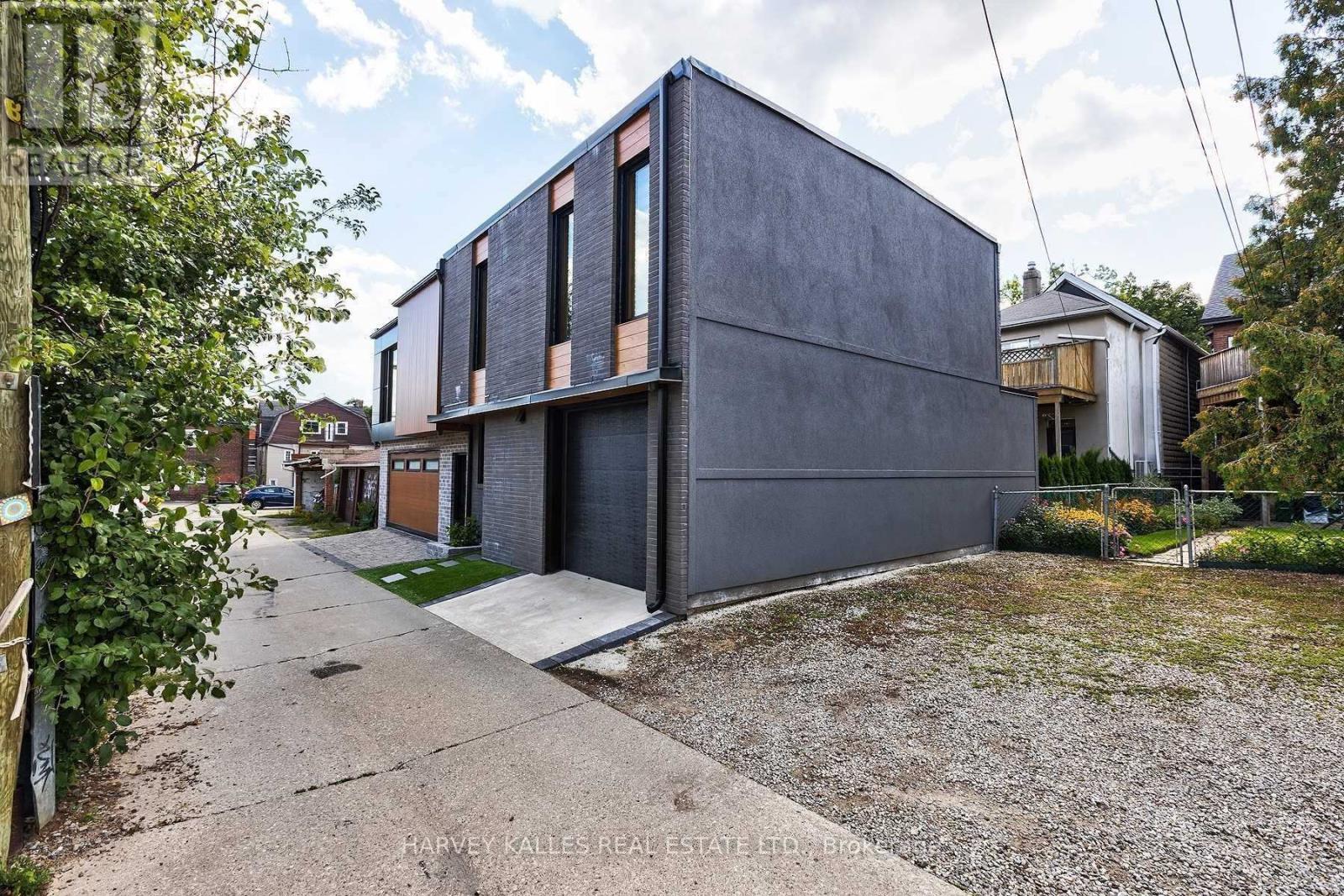 165r Wychwood Avenue, Toronto, Ontario  M6C 2T4 - Photo 32 - C13790844