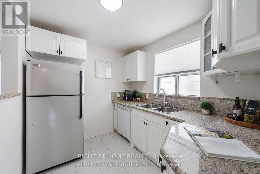 15 August Avenue, Toronto, Ontario  M1L 3M8 - Photo 7 - E13783208