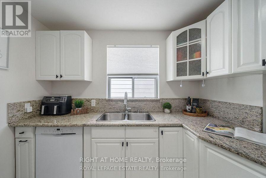 15 August Avenue, Toronto, Ontario  M1L 3M8 - Photo 8 - E13783208